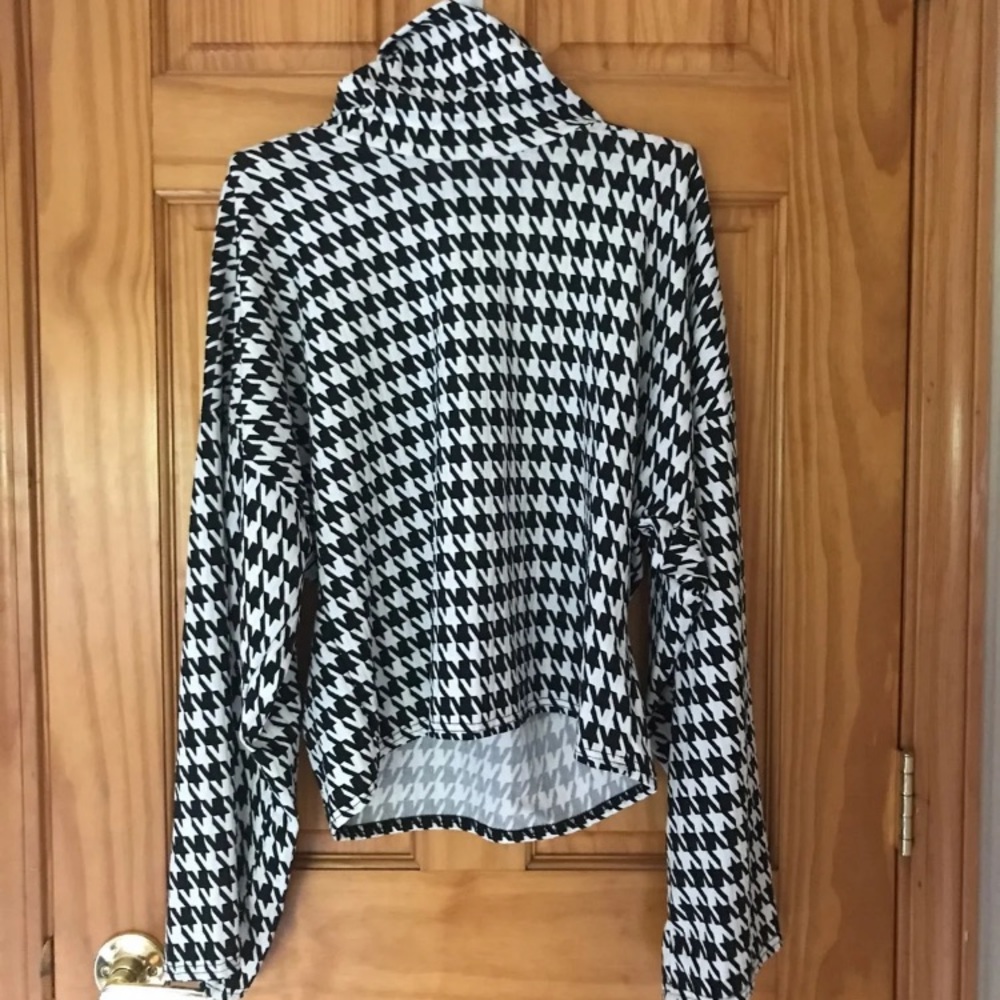 NWT PLT Black n White Houndstooth Turtleneck SizeL